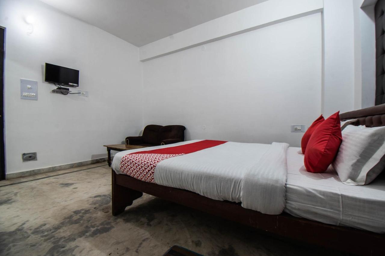 Oyo 29792 Piyush Hajipur Hotel Exterior foto